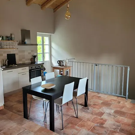 Cascina Allegria 아파트 카스텔누오보